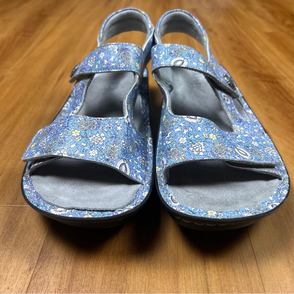 Alegria Vienna Blue Floral Comfort Sandals Hook Loop Strap Size 41 EU 10/ 10.5 - Picture 6 of 10
